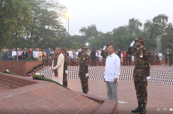 স্মৃতিসৌধে বীর শহীদদের প্রতি রাষ্ট্রপতি ও প্রধানমন্ত্রীর শ্রদ্ধা