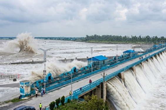 তিস্তার পানি বেড়ে বিপৎসীমার ছুঁই ছুঁই