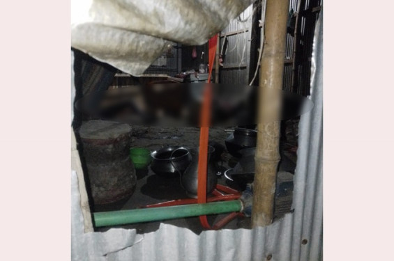 বদ্ধ ঘরে মা-মেয়ের অর্ধগলিত লাশ