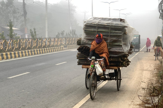 শীতে জবুথবু রাজশাহীর জনজীবন