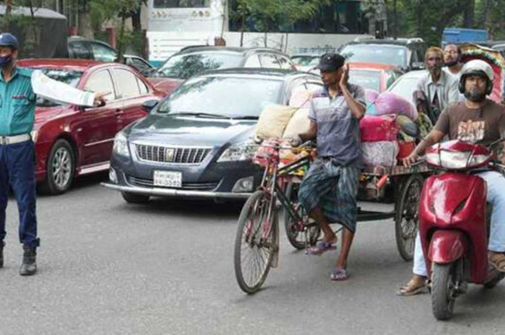 ঢাকায় একদিনে ট্রাফিক আইনে ৮৫৭ মামলা, জরিমানা সাড়ে ৩৫ লাখ