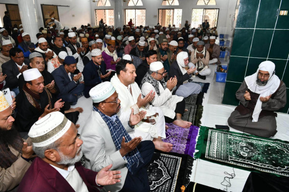 জাতীয় বিশ্ববিদ্যালয়ে খালেদা জিয়ার মাগফেরাত কামনায় দোয়া মাহফিল