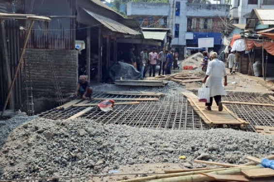 টাঙ্গাইলে কালভার্টে কাঠের পরিবর্তে বাঁশ, কার্যসহকারী চাকরিচ্যুত