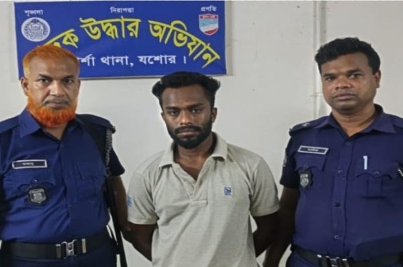 শার্শা উপজেলায় ফেনসিডিলসহ যুবক আটক