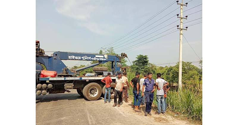 পিকআপ-সিএনজির মুখোমুখি সংঘর্ষ, চালকসহ গুরুতর আহত ৫