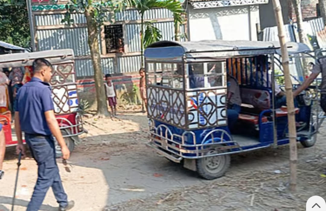 ভোরের আলো ফোটার আগেই আধিপত্য বিস্তার নিয়ে টেঁটা ও ককটেল নিয়ে সংঘর্ষ, আহত ২৪