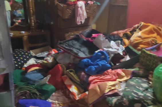 কুমিল্লার চান্দিনায় সাবেক রেলমন্ত্রী শ্বশুর বাড়িতে ভাংচুর  ও লুটপাট