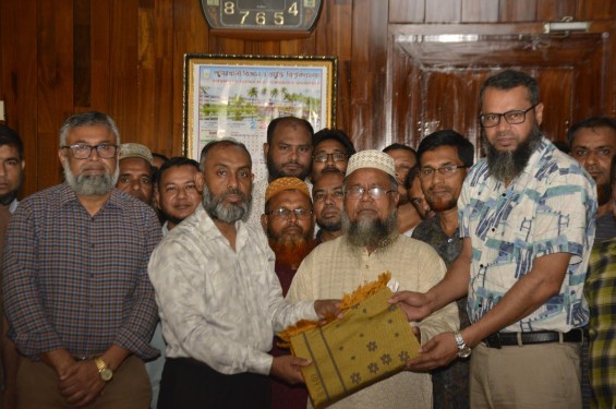 পবিপ্রবির কর্মচারি মোয়াজ্জেম হোসেনের অশ্রুশিক্ত বিদায় সংবর্ধনা