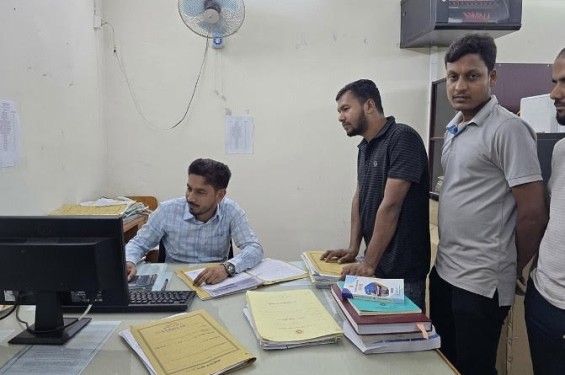 দীর্ঘ ১২ দিন পর বেনাপোল কাস্টমসে ফিরেছে কর্মচাঞ্চল্য
