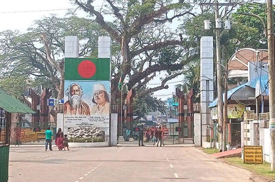 পরিবহনের তেল খরচ উঠছে না, ব্যবসা মন্দাভাব : চেকপোস্ট নেই যাত্রী চাপ