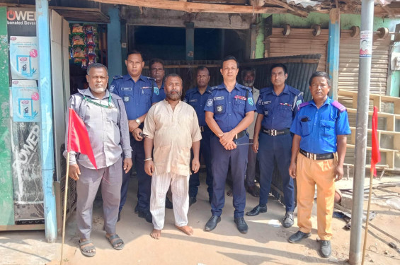 ৯ বছর পর আদালতের নির্দেশে ঠাকুরগাঁওয়ে জমি ফিরে পেলেন ভূমিহীন আইয়ুব আলী