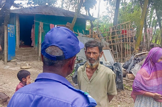 বাঁশখালীতে বিধবা ও এতিমের বসতভিটা দখলের চেষ্টা
