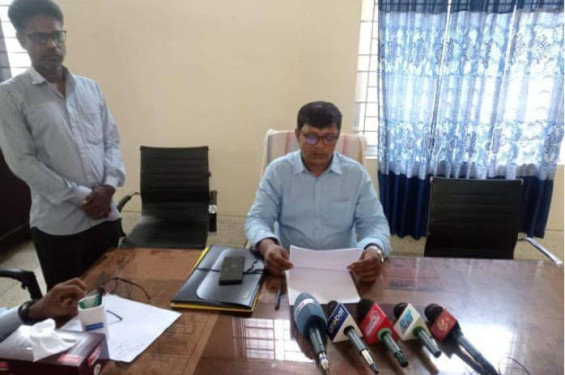 বেনাপোল মাধ্যমিক বিদ্যালয়ের প্রধান শিক্ষকের বিবৃতি প্রদান