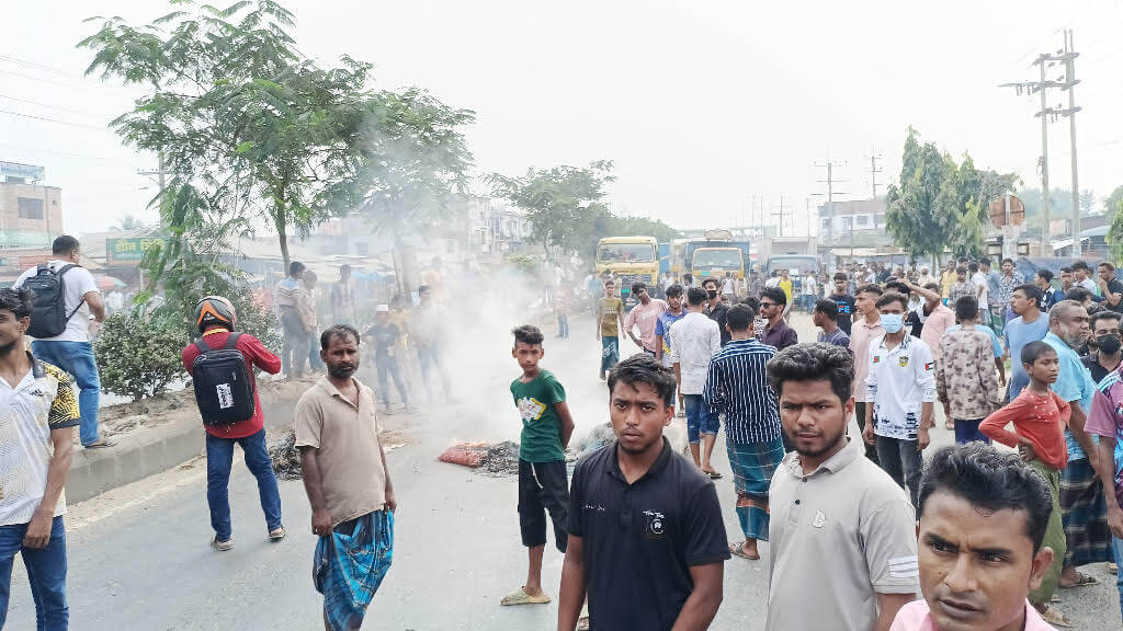 গাজীপুরের শ্রীপুরে সুতা কারখানায় ভাঙচুর, ৫০০ শ্রমিকের বিরুদ্ধে মামলা