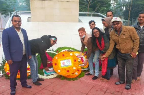 বিজয় দিবসে টাঙ্গাইল প্রিন্ট মিডিয়া অ্যাসোসিয়েশনের শ্রদ্ধা