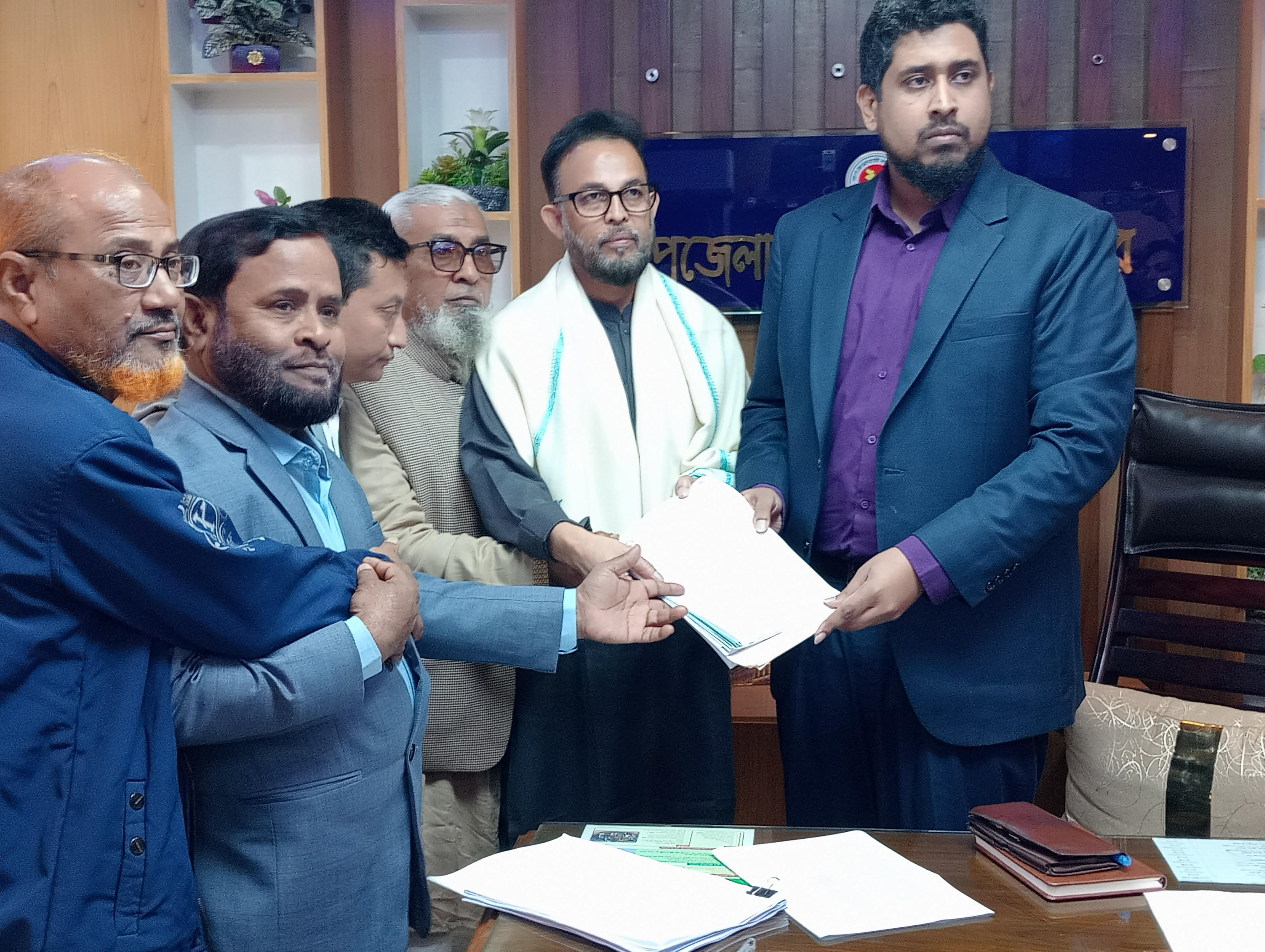 যশোর-১ আসনে বিএনপির মো. নুরুজ্জামান লিটনের মনোনয়নপত্র দাখিল