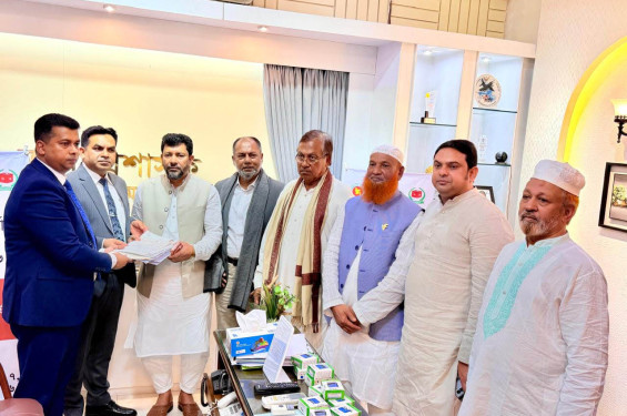 চট্টগ্রাম-১৫ আসনে মনোনয়নপত্র জমা দিলেন বিএনপির নাজমুল মোস্তফা