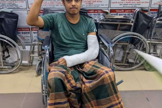 ছাত্রলীগ কর্তৃক বশেমুরবিপ্রবির সমন্বয়কের উপর হামলা, ভেঙে গেছে হাত