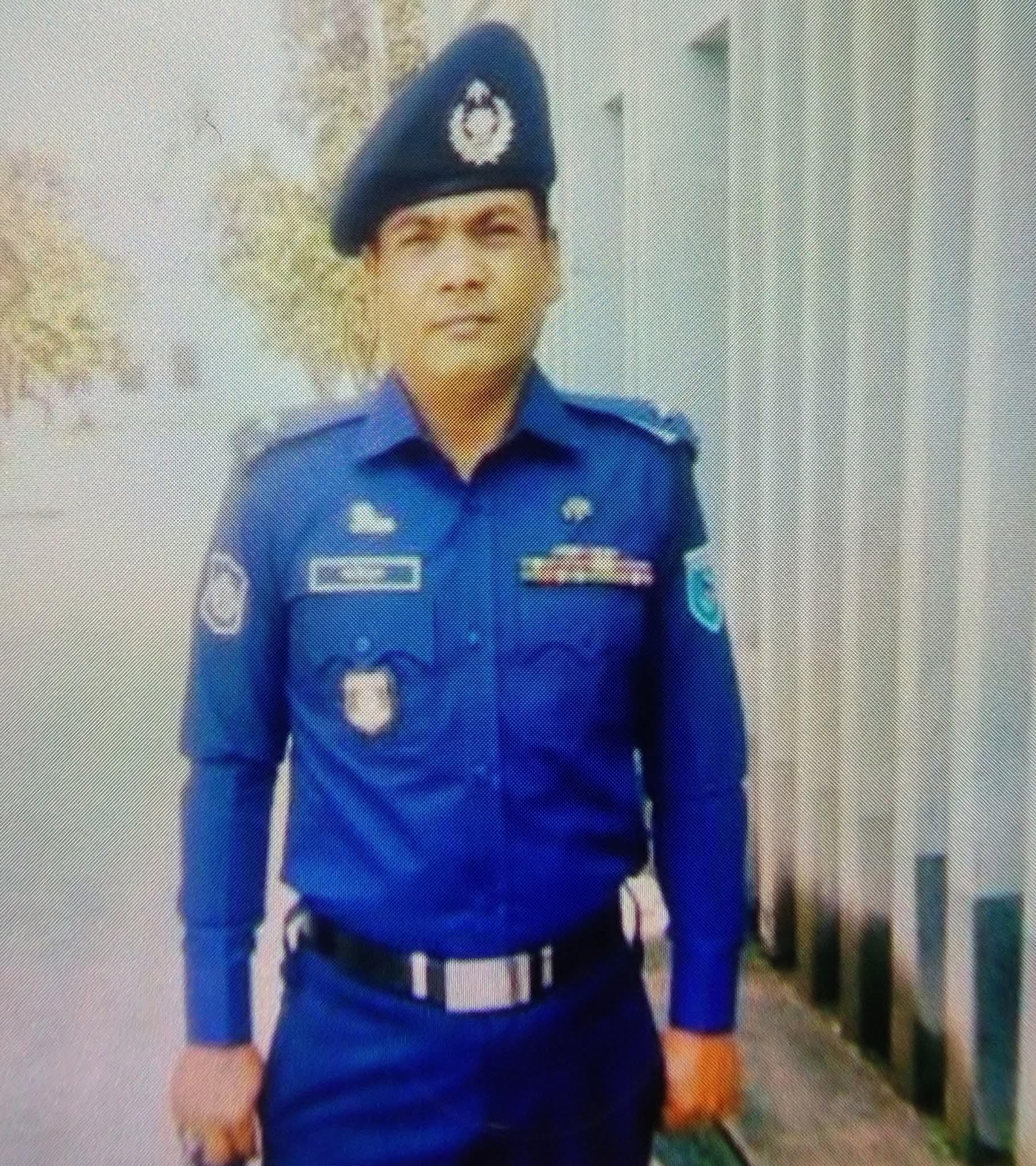 পঞ্চগড়ে পুলিশ পরিদর্শকের মৃত্যু: রাষ্ট্রীয় মর্যাদায় দাফন সম্পন্ন