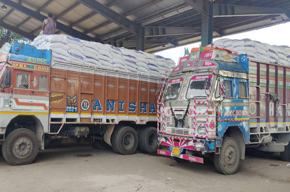 বেনাপোল দিয়ে ১৩৫০ মেট্রিক টন চাল আমদানি