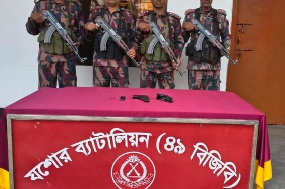 বেনাপোল সীমান্তে দুটি বিদেশি পিস্তল ও গুলি উদ্ধার