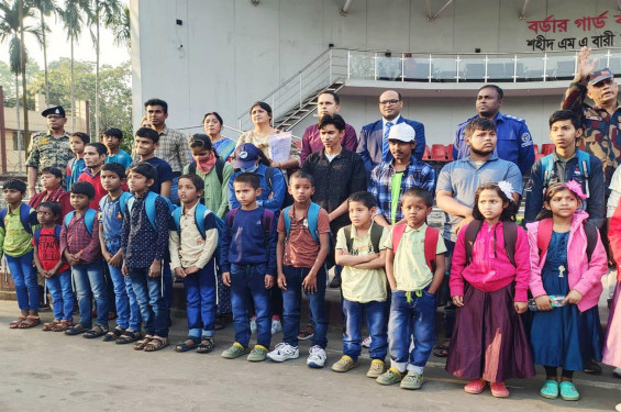 ৩ থেকে ৭ বছর পর ভারতের পশ্চিমবঙ্গের বিভিন্ন হোম থেকে দেশে ফিরল বাংলাদেশি ২৮ শিশু