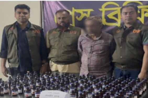 যশোরের শার্শায় উইন কোরেক্সসহ মাদক ব্যবসায়ী গ্রেফতার