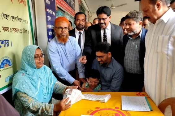 যশোরে হাম প্রতিরোধে টিকাদান কর্মসূচির উদ্বোধন