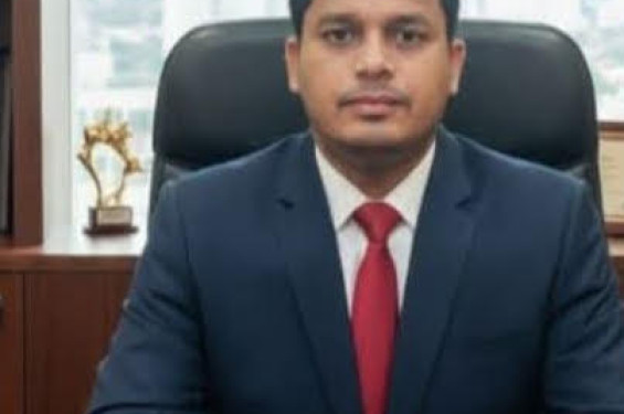 বাড়ি ফেরা হলো না আইনজীবীর, ঘাতক ট্রাক কেড়ে নিল প্রান