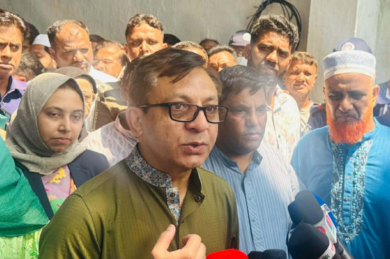 শিল্পকারখানা চালু থাকলে কর্মসংস্থান সৃষ্টি হবে আর স্থানীয় অর্থনীতি সচল থাকবে: পঞ্চগড়ে বাণিজ্যমন্ত্রী মুক্তাদির