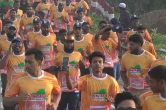 রাণীনগরে রানারদের অংশগ্রহণে ১০ কিলোমিটার দৌড় অনুষ্ঠিত