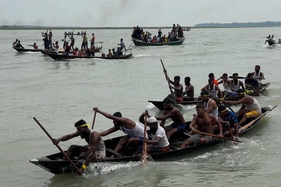 বাউফলে ঝাটকা সংরক্ষণ নিয়ে আলোচনা ও নৌকা বাইচ অনুষ্ঠিত