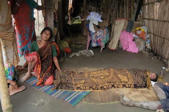 ঠাকুরগাঁওয়ে পাট কাটতে গিয়ে বজ্রপাতে বাবা-ছেলের মৃত্যু