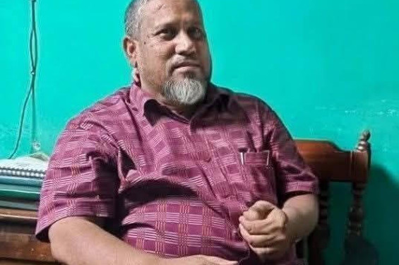 বাবার লাশ বাড়িতে রেখে পরীক্ষা দিল মেয়ে