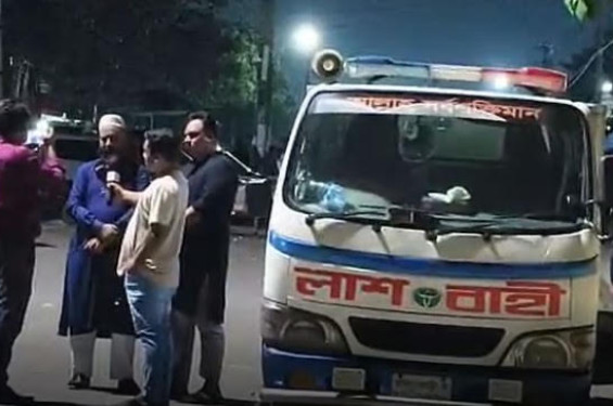 বেনাপোলে স্বজনদের অপেক্ষা: কলকাতায় আগুনে প্রাণহানি, মরদেহের অপেক্ষায় স্বজনেরা