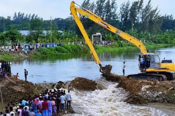 অনেক জল্পনা-কল্পনার পর নোয়াখালীতে 'রিকশাওয়ালার বাঁধ' অপসারণ