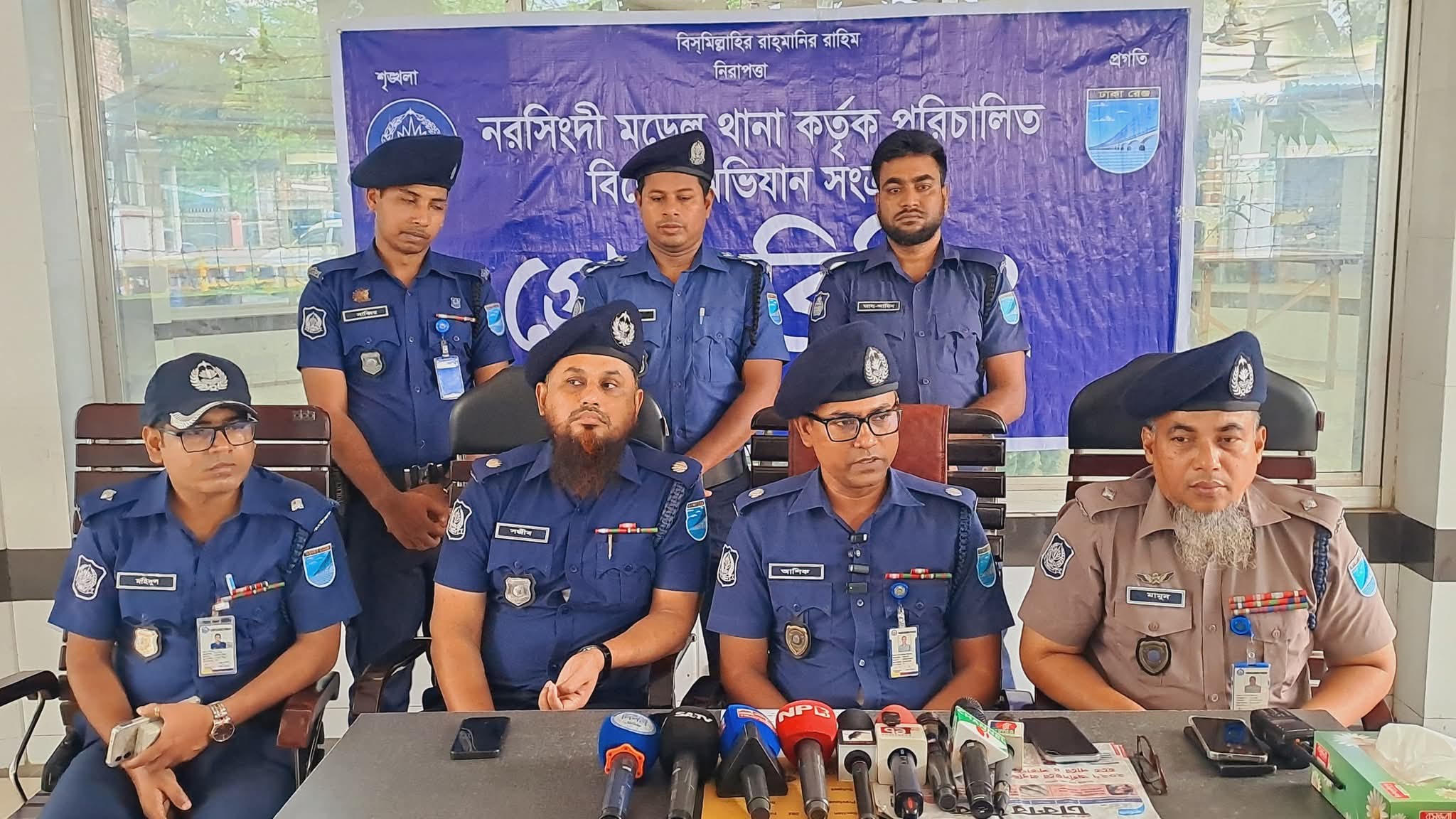 রাব্বীকে আগুন দেওয়ার ঘটনায় মুরগির ঘর থেকে প্রধান অভিযুক্ত জাহাঙ্গীর সরকার আটক