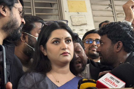 আত্মসমর্পণ করে জামিন পেলেন পরীমণি