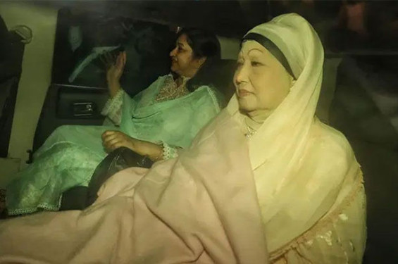 ‘ফিরোজা’ থেকে বিমানবন্দরের পথে খালেদা জিয়া
