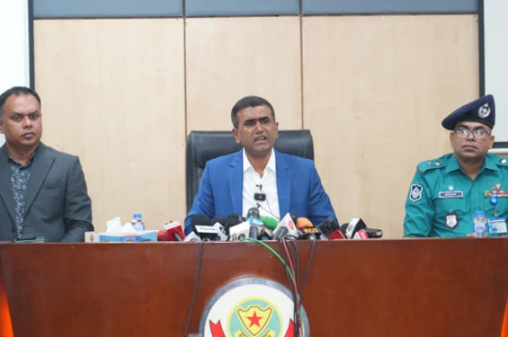 বিনামূল্যে বিতরণের দুই ট্রাক বই জব্দ, আটক ২
