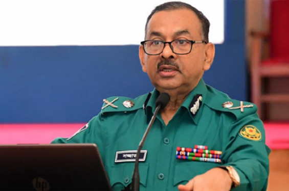 সাউন্ড গ্রেনেড ও টিয়ারসেল ব্যবহার না করলে রক্তক্ষয়ী সংঘর্ষ হতো: ডিএমপি কমিশনার