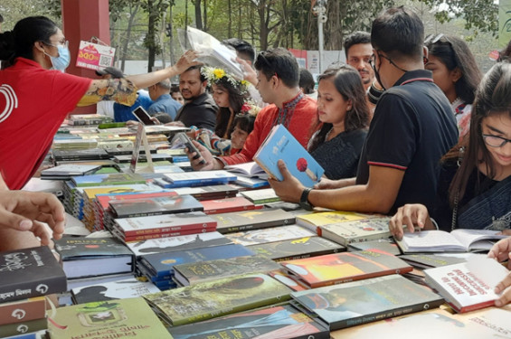 পর্দা উঠলো মাসব্যাপী অমর একুশে বইমেলার