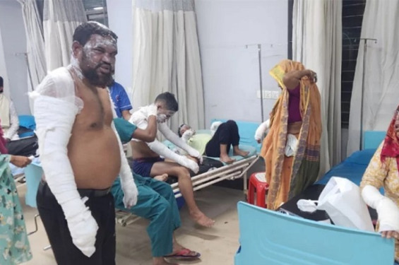 সাভারে গ্যাস সিলিন্ডার বিস্ফোরণ, শিশুসহ দগ্ধ ১১