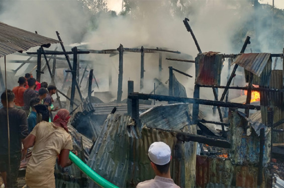 রাঙামাটির বাঘাইছড়ি ও নানিয়ারচরে পৃথক অগ্নিকাণ্ডে ৬ বসতঘর পুড়ে ছাই