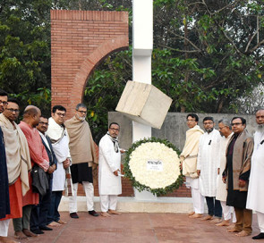 একুশের চেতনা ধারণ করে ঐক্যবদ্ধভাবে দেশ গড়তে হবে: খুবি উপাচার্য