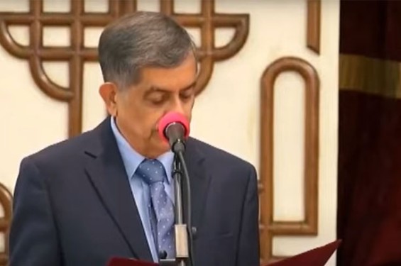 উপদেষ্টা হিসেবে শপথ নিলেন সি আর আবরার