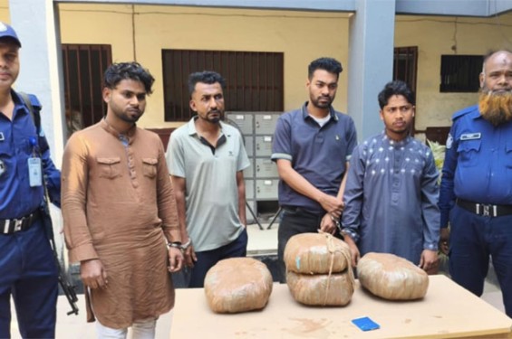 রূপগঞ্জে বিপুল পরিমাণ ইয়াবা ও গাঁজাসহ ৪ মাদক ব্যবসায়ী গ্রেফতার