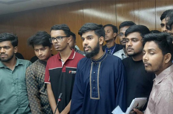 ‘বৈঠকে আমরা সন্তুষ্ট নই, কঠোর আন্দোলনের ডাক আসবে’
