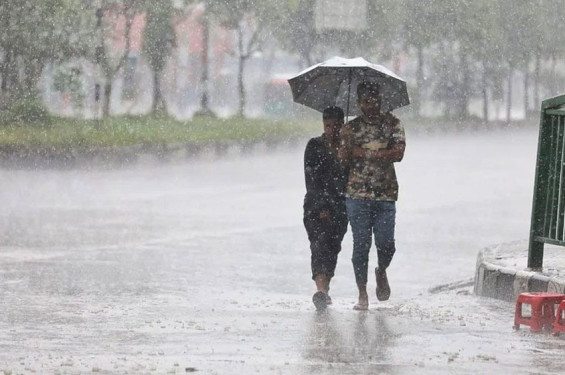 সারাদেশে বজ্রসহ বৃষ্টির আভাস