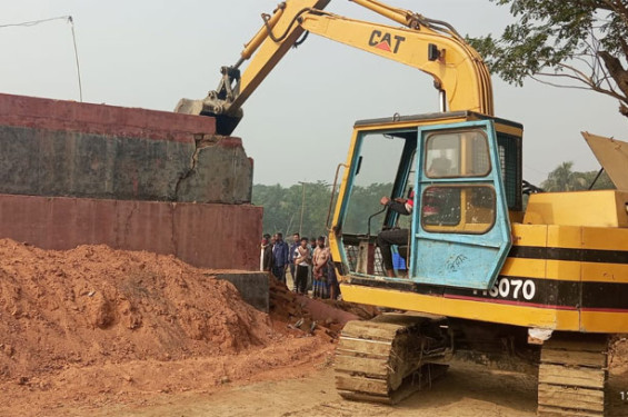 শরীয়তপুরে অবৈধ ইটভাটা গুঁড়িয়ে দিলো ভ্রাম্যমান আদালত